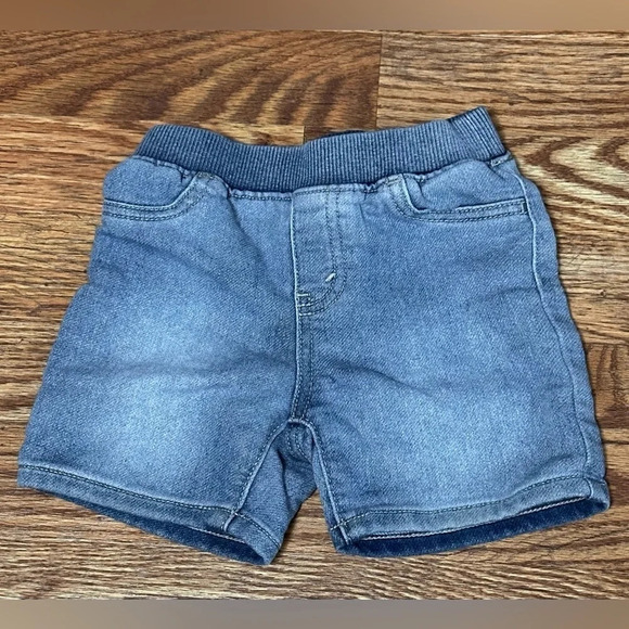 Levi’s denim shorts for infant 24m - Picture 2 of 4